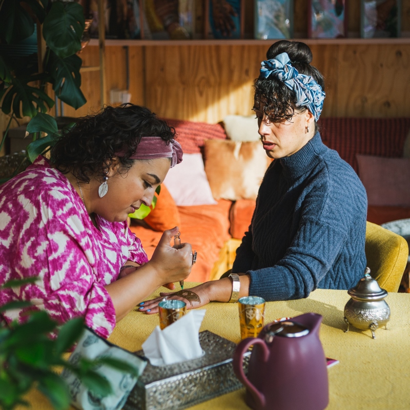henna cafe op het berlijnpelin utrecht marokkaanse hennakunst door fatima oulad thami